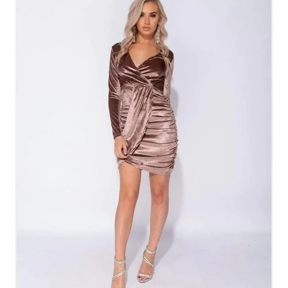 DUSTY PURPLE VELVET SIDE RUCHED WRAP FRONT LONG SLEEVE BODYCON MINI DRESS - Picture 1 of 7